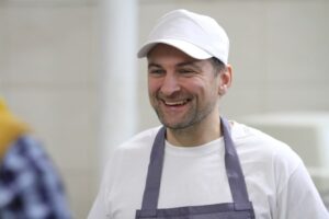 Француз пересек заминированное поле под Васильевкой: хотел спасти девушку