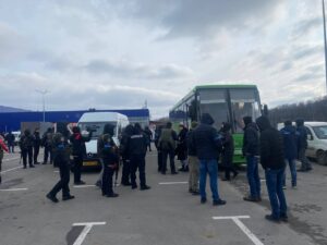 В Запорожье эвакуировали людей из Энергодара, Днепрорудного и Полог (ФОТО)