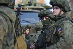 Собирают “дань” и отбирают машины: оккупанты устанавливают свои правила на оккупированных территориях Запорожской области