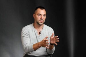 Арестович объяснил, почему российские оккупанты не могут двигаться дальше в Запорожской области