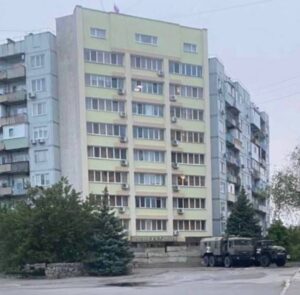 В Энергодаре новый “глава” Руслан Кирпичев укрепляет захваченную гостиницу: боится нападений
