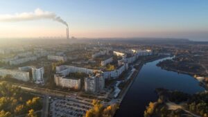 Вражеские обстрелы обесточили два микрорайона в Энергодаре: повреждена подстанция “Луч”