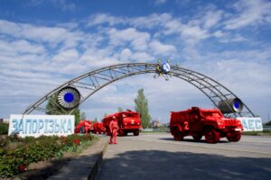 Росіяни завозять на Запорізьку АЕС ще більше техніки та військових
