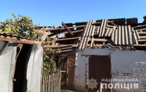 Снаряды разорвались в жилом секторе: оккупанты снова обстреляли Запорожскую область (ФОТО)
