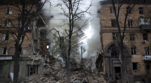В Запорожье под завалами обнаружили тела уже трех погибших