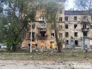 Ракетные обстрелы Запорожья: что известно о погибших и разрушениях (ФОТО)