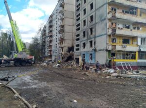 В Запорожье ликвидируют последствия ракетного удара 11 октября (ФОТО)