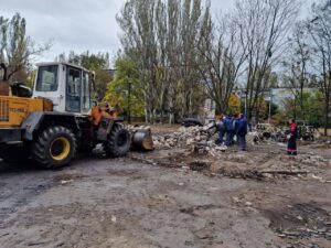 Коммунальщики устраняют последствия прилетов по Запорожью: что ремонтируют. ФОТО