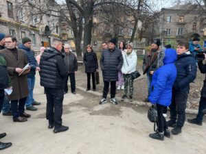Подъезд в Запорожье, который разрушили оккупанты, восстановят