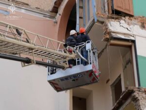 Фото дома на проспекте в Запорожье, который разрушил вражеский обстрел