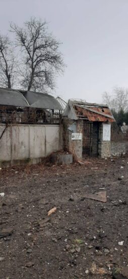 Оккупанты 16 ноября рано утром разрушили придорожный ресторан в селе Запорожской области. Они нанесли удар тремя ракетами.