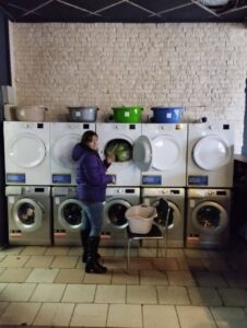 В Запорожье открыли бесплатную прачечную: как воспользоваться