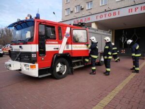 Запорожские спасатели получили финскую технику для ликвидации чрезвычайных ситуаций