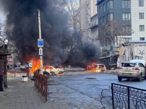 Оккупанты обстреляли центр Херсона: известно о погибших и раненых (ФОТО)