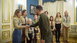 Вифлиемский огонь мира передали Зеленскому