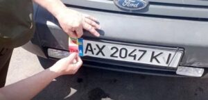 В Запорожской области оккупанты угрожают тем, кто не хочет оформлять российские номерные знаки