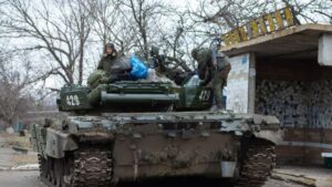 В селе Запорожской области оккупанты были замечены за мародёрством