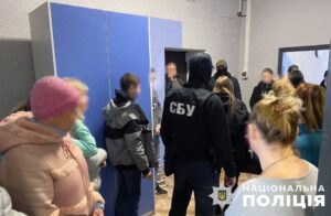 Правоохранители разоблачили в Запорожье мошенников: зарабатывали 650 тысяч гривен в месяц. ФОТО