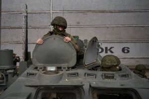 У Токмаку окупанти вивозять кабелі зв’язку: навіщо 