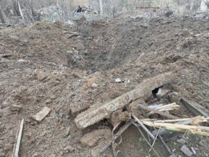 Оккупанты ударили ракетами по Запорожью: снаряды попали по городскому кладбищу. ФОТО, ВИДЕО