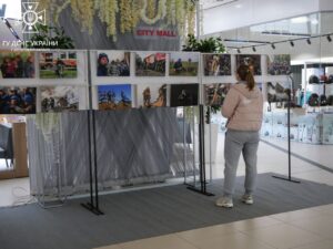 Запорожские пожарники приглашают посетить выставку «Герои без оружия»