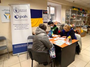 Переселенці можуть отримати гуманітарну допомогу у Запоріжжі: куди звертатися