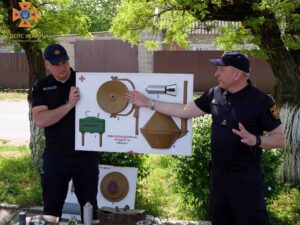 Жителям прифронтовых громад Запорожской области рассказали, как уберечься от мин и снарядов