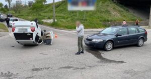 У Запоріжжі перекинувся автомобіль в результаті ДТП