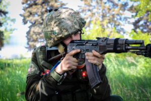 Запорожская бригада Нацгвардии проводит учения с лазерными стимуляторами. ФОТО