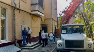 Разрушенный дом в Запорожье восстановят до декабря следующего года