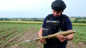 Між мінами та касетними снарядами: які будні запорізького сапера