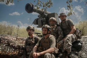 ЗСУ скинули агітаційні листівки над окупованими територіями Запоріжжя (ВІДЕО)