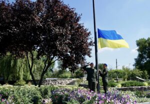 У Запоріжжі урочисто підняли прапор України у парку Перемоги (ФОТО)