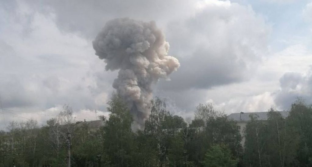 Жители Запорожской области могут слышать взрывы