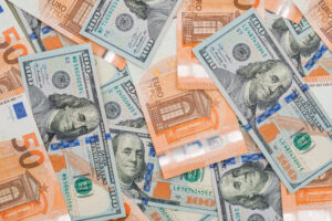 Дополнительный доход в 2025: куда вложить $1000 и какие идеи принесут прибыль?