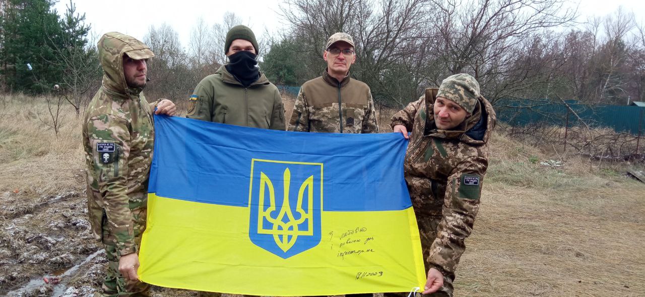 Запоріжці передали військовим допомогу