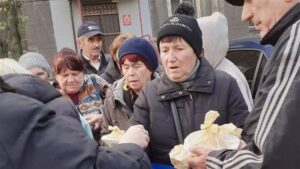 В Запорожье начали работать пункты горячего питания