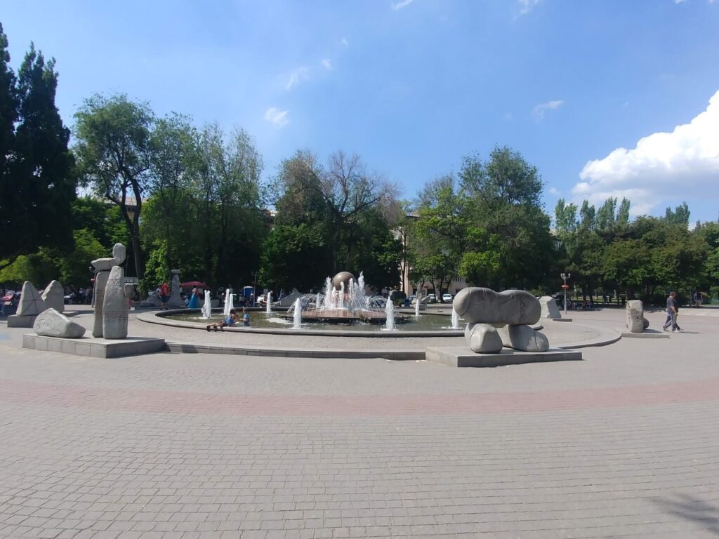 Площа Маяковського