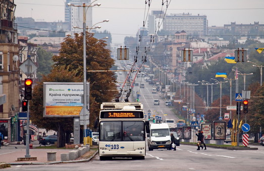 Як працюватимуть трамваї та автобуси в Запоріжжі 19 листопада: маршрути та графік