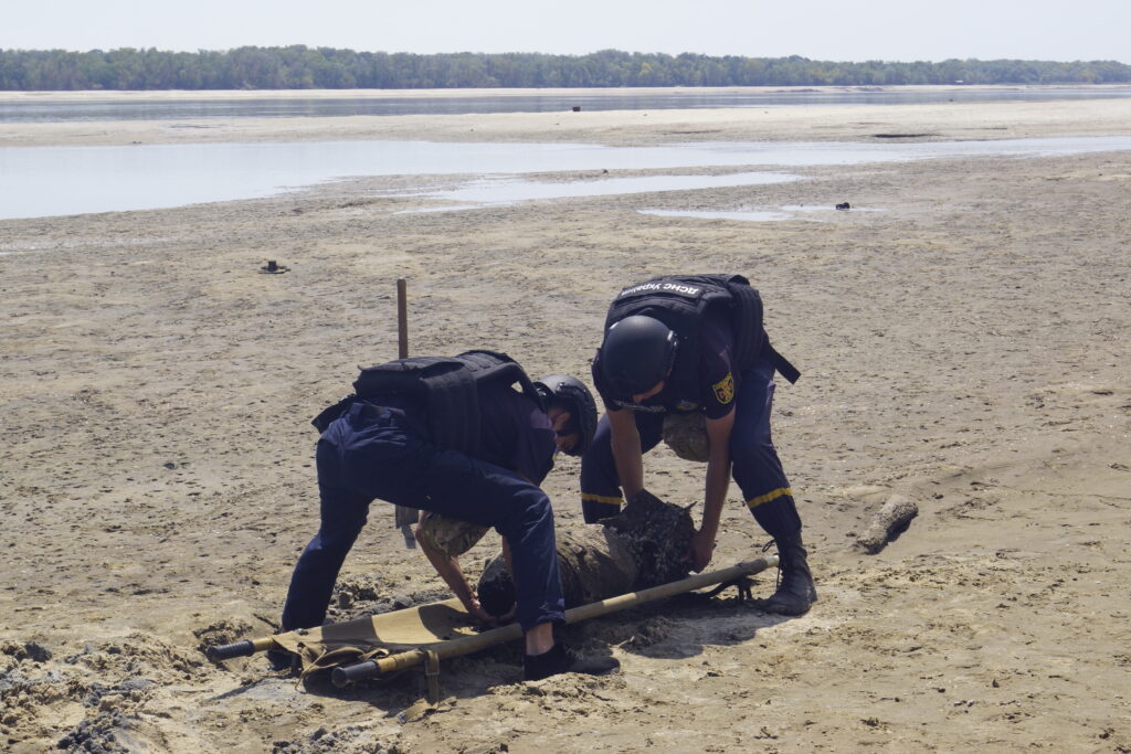 Запорізькі сапери про розмінування країни