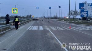 В Запорожье в ДТП погибла женщина: полиция разыскивает свидетелей аварии