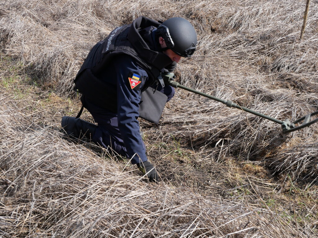 Запорізькі сапери про розмінування країни