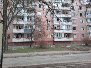 В Запорожской ОВА опубликовали фото последствий ракетного обстрела города: подробности