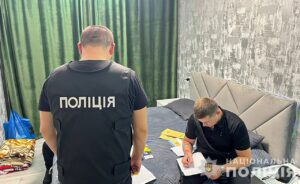 Собирала средства для вымышленной пострадавшей в результате ракетных обстрелов: запорожские полицейские разоблачили мошенницу