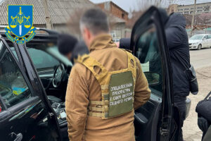 Мешканець Запоріжжя торгував автівками, які призначалися ЗСУ