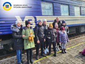 Детей из Запорожской области отправили в оздоровительный лагерь в Яремче (ФОТО)