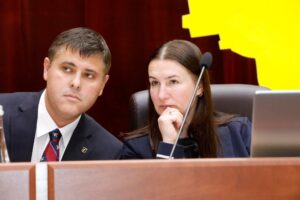 Исполнительный аппарат Запорожского областного совета продолжает работать: кто остался на должностях