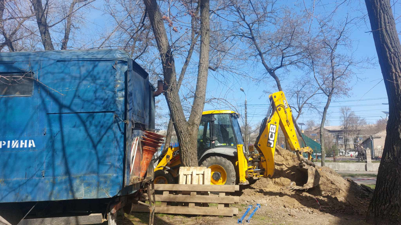 У Запоріжжі міняють водогін новим способом