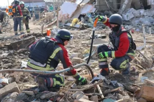 Залишки ракети та дрону армії РФ знищили запорізькі рятувальники