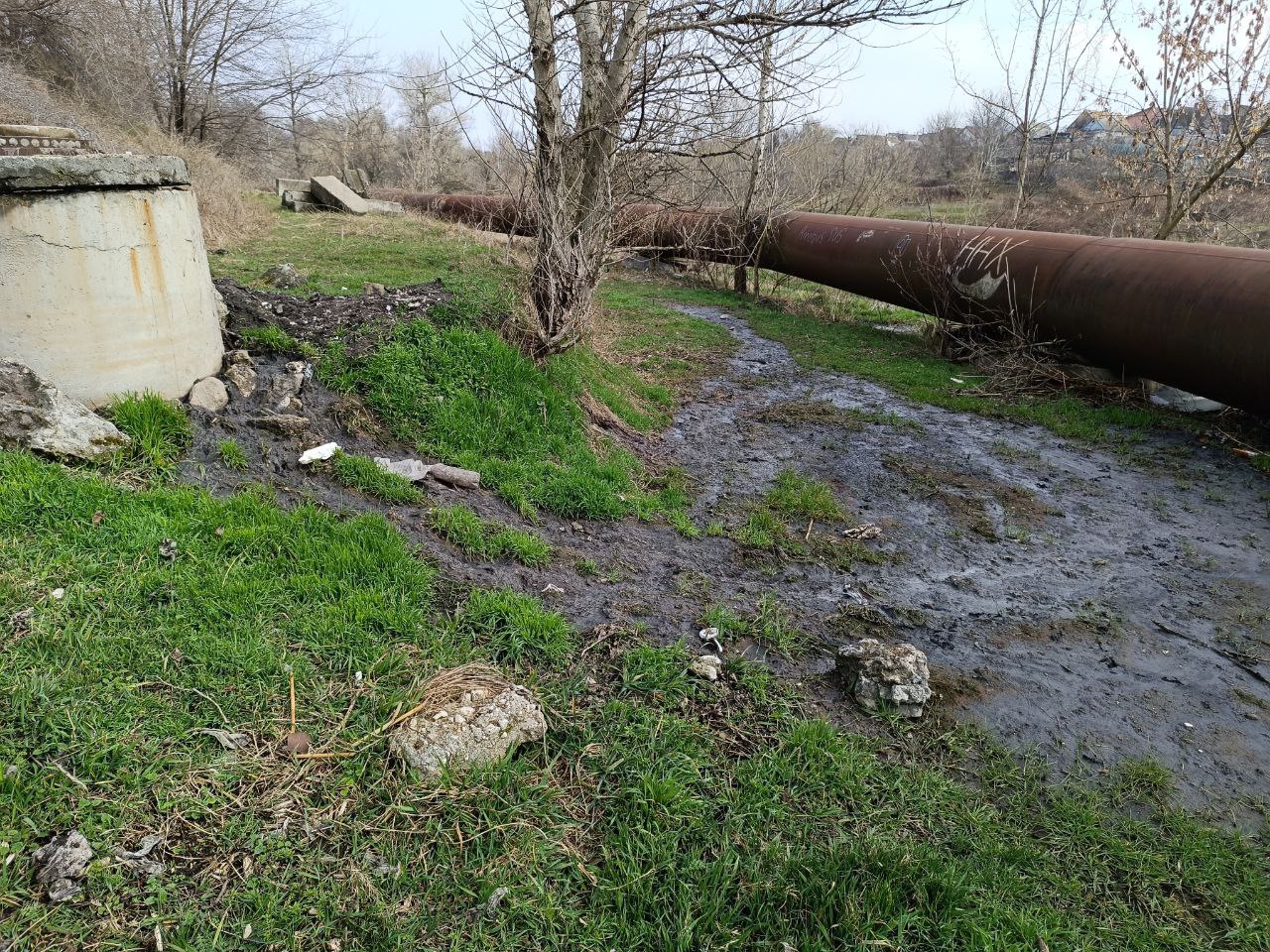 У Запоріжжі відходи каналізації стікали в ґрунт